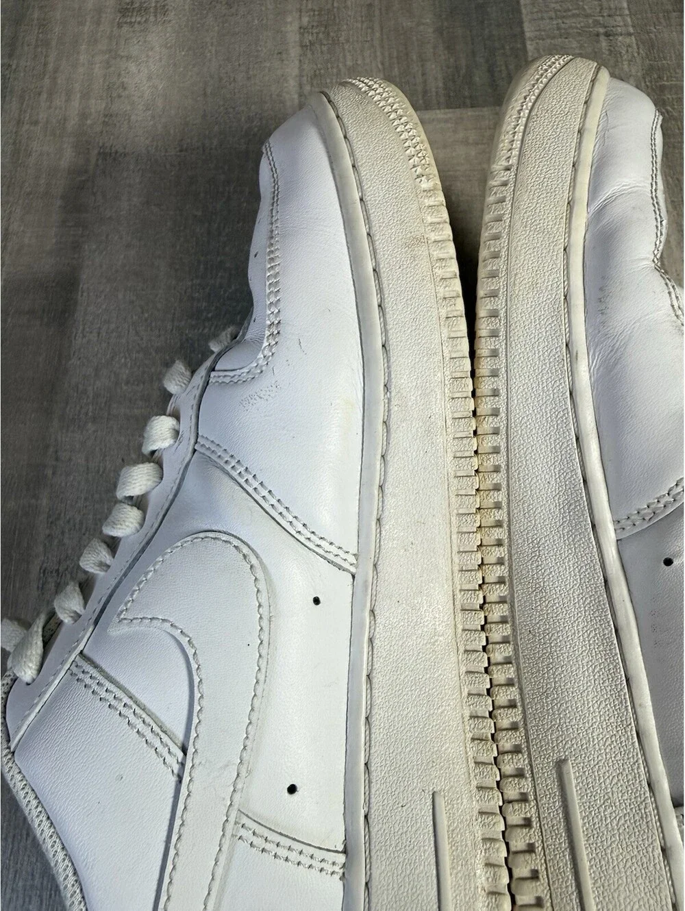 Nike Air Force 1 07 Triple White Sneakers Men's Size 8.5 Leather CW2288-111